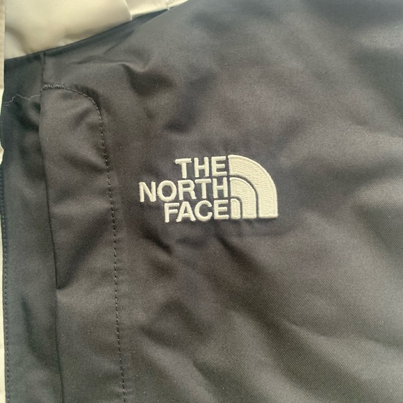 North face windbreaker coat - Picture 2 of 5